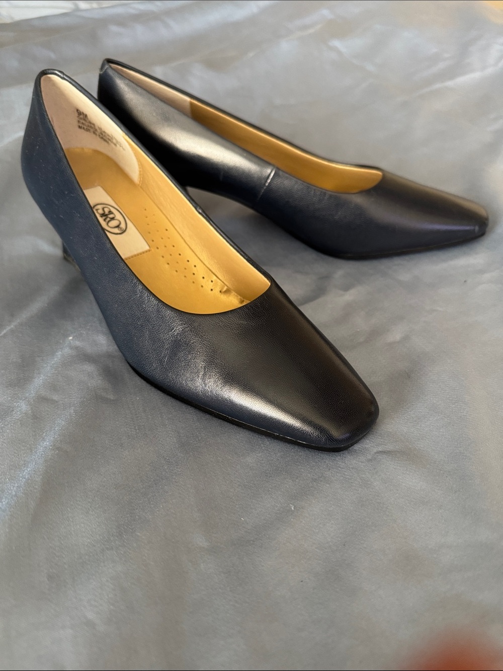 SRO Black Leather Pointed Toe Mid-Heel Pumps